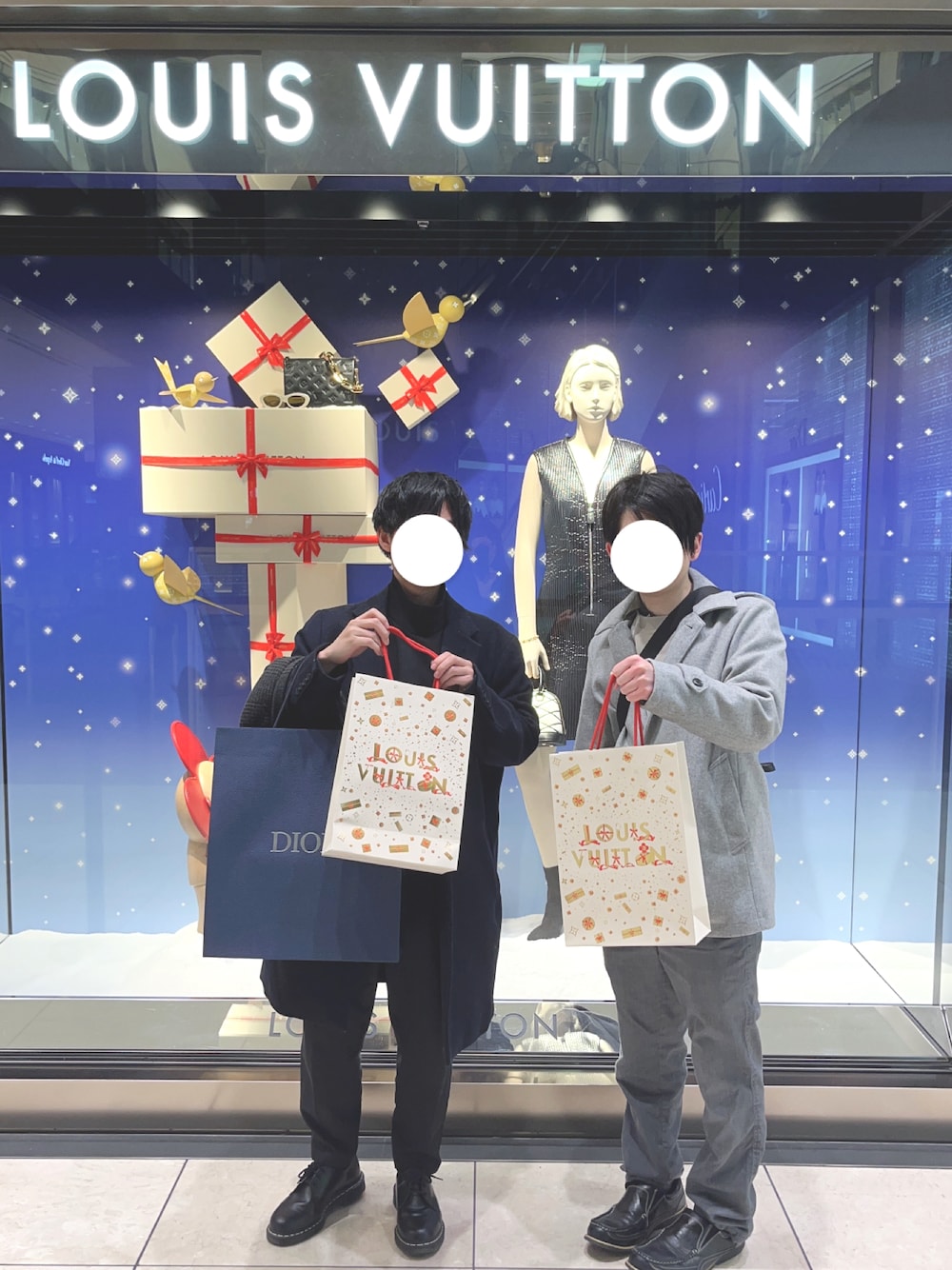 「トートバッグ、冬を彩る色いろコーデ、冬コーデ、LouisVuitton、Dior、GUコーデ、GU、Dr.Martens、remer、プチプラ、プチプラコーデ、きれいめカジュアル、カジュアルコーデ、シンプル、キレイめ」｜「LOUIS VUITTONのアイテム（トートバッグ、その他）」を使った、yuuukeyさん（メンズ・164cm）の冬コーディネートの1枚目の写真