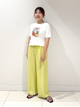 「INDIVI（インディヴィ）の【UVケア／選べるデザイン】フォト＆ロゴ プリントTシャツ（Tシャツ/カットソー、ホワイト系）」を使った、YUUKIさん（レディース・157cm）の夏コーディネート