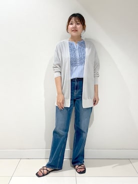 「INDIVI（インディヴィ）の【洗える／和紙混素材】ドライタッチニットカーディガン（カーディガン/ボレロ、グレー系）」を使った、YUUKIさん（レディース・157cm）の夏コーディネート