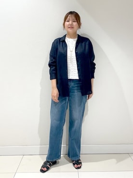 「INDIVI（インディヴィ）の【毎年人気！／フレンチリネン】ベーシックシャツ（シャツ/ブラウス、ブルー系）」を使った、YUUKIさん（レディース・157cm）の夏コーディネート