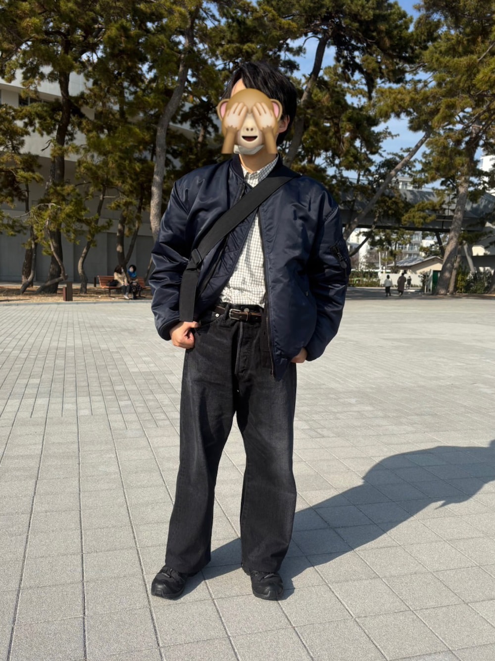 「シャツスタイル、休日コーデ、大人カジュアル、デニム、低身長男子、グラフペーパー、スティーブンアラン」｜「LENOのアイテム（MA-1、ブルー系）」を使った、kazukingさん（メンズ・163cm）の春コーディネートの1枚目の写真