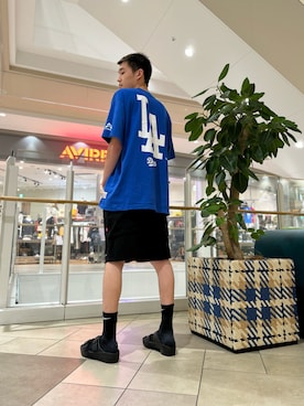 「AVIREX（アヴィレックス）のアイテム（サンダル）」を使った、RENさん（メンズ・181cm）の春コーディネート