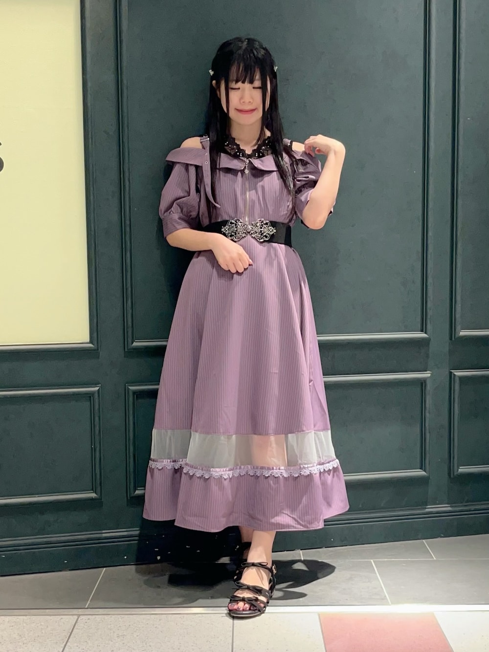 「axes femme、オフショル、オフショルワンピース、肩あき、夏、夏コーデ、パープル、パープルコーデ、紫、ストライプ、ストライプワンピース、低身長、タンクトップ、きれいめコーディネート、レディースファッション」｜「axes femmeのオフショル風ストライプワンピース（ワンピース、パープル系）」を使った、ぁゅゅさん（レディース・154cm）の夏コーディネートの1枚目の写真