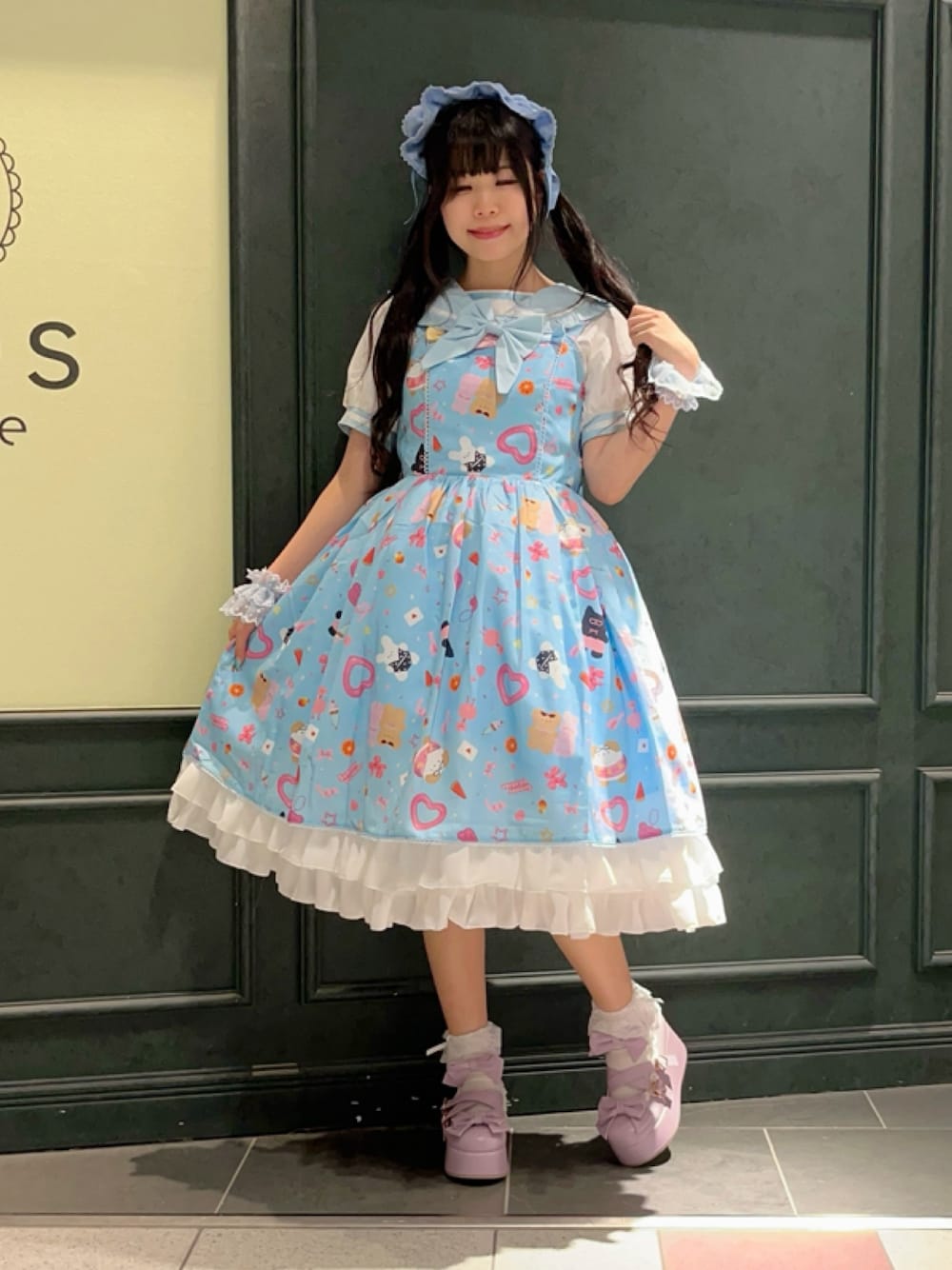 ぁゅゅさんの「ハッピーバカンス柄ジャンスカ（axes femme kawaii）」を使ったコーディネートの1枚目の写真