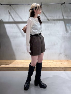 「アイテム（チャーム）」を使った、Miyunさん（レディース・157cm）の秋コーディネート