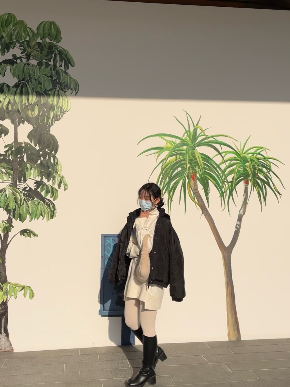 「Ootd #、who’s who Chico」｜「GRLのスクエアトゥロングブーツ（ブーツ、ブラック系）」を使った、きよさん（レディース・164cm）の冬コーディネートの1枚目の写真