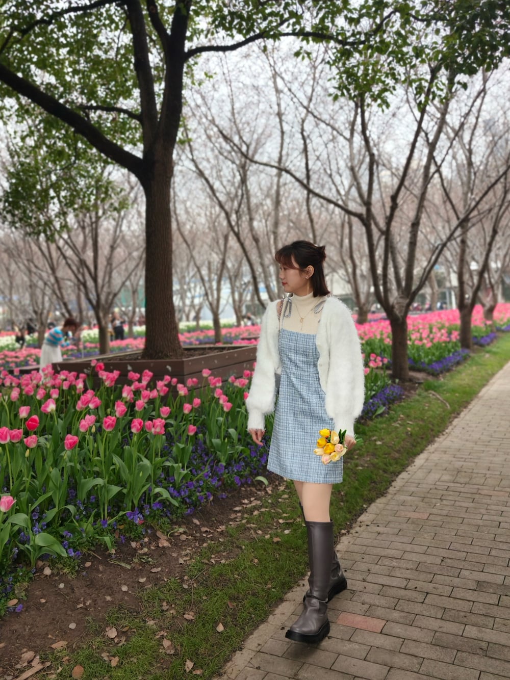 「春ファッション、着回しコーデ、今日のコーデ、春カラー、ootd」｜「OLIVE des OLIVEの肩リボンキャミワンピース　1032090250（ワンピース、ブルー系）」を使った、きよさん（レディース・164cm）の春コーディネートの1枚目の写真
