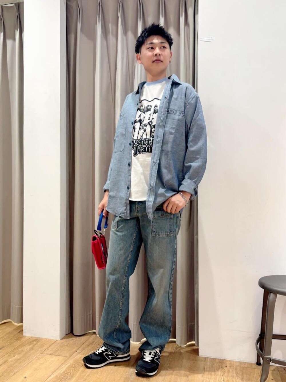 「アメカジ、Tシャツ、春コーデ、ヒステリックグラマー、HYSTERIC GLAMOUR、シャツ 、デニム 」｜「HYSTERIC GLAMOURのブッシュデニムパンツ（デニムパンツ、ブルー系）」を使った、syoki0975さん（メンズ・168cm）の春コーディネートの1枚目の写真