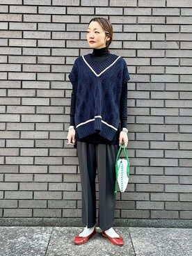 「アイテム（ベスト、ブルー系）」を使った、阿部さん（レディース・165cm）の冬コーディネート