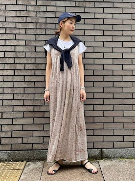 「アイテム（キャップ、ブルー系）」を使った、阿部さん（レディース・165cm）の春コーディネート