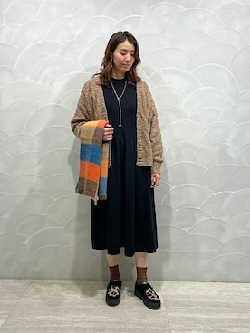 「ケーブルカーディガン」｜「アイテム（ワンピース/ドレス）」を使った、西林さん（レディース・165cm）の冬コーディネート