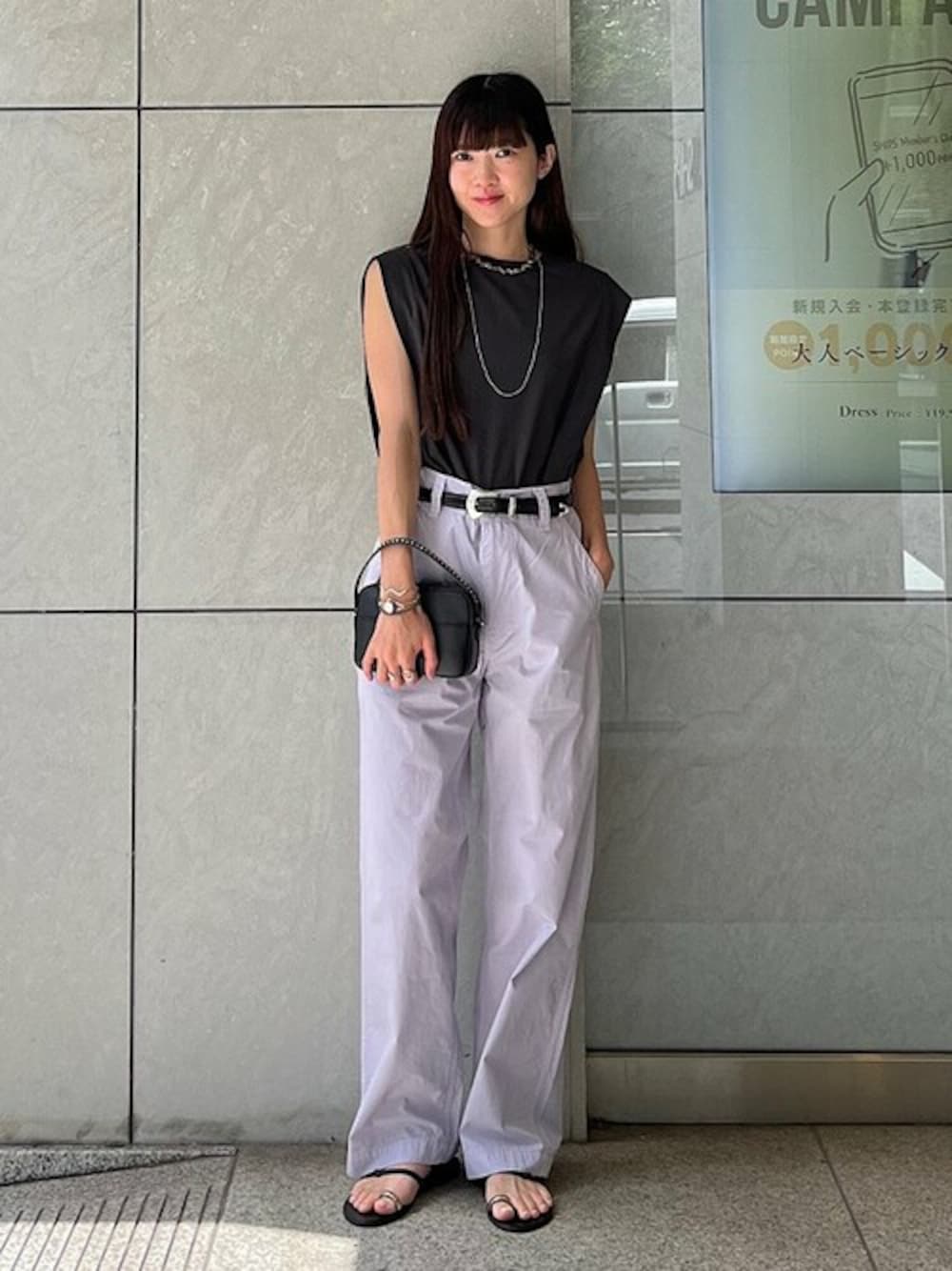 「SHIPS、ペインターパンツ、シップス フォー ウィメン(SHIPS for women)、SHIPS for women、フレンチスリーブ、NICOLAS LAINAS、Tory Leather」｜「URVINの【SHIPS別注】Urvin:〈洗濯機可能〉ペインター パンツ（その他パンツ、パープル系）」を使った、安孫子さん（レディース・155cm）の夏コーディネートの1枚目の写真
