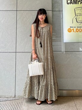「アイテム（アクセサリー、ブルー系）」を使った、安孫子さん（レディース・155cm）の夏コーディネート