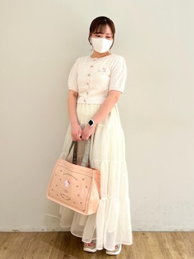 「MAJESTIC LEGON（マジェスティックレゴン）のシアーボリュームティアードスカート（スカート、ホワイト系）」を使った、みいぴさん（レディース・153cm）の夏コーディネート
