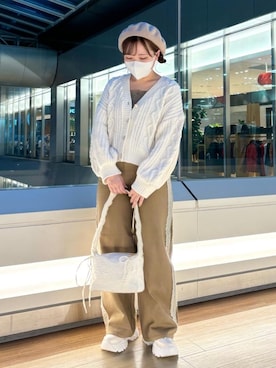 「MAJESTIC LEGON（マジェスティックレゴン）の2WAYデコリボンスニーカー（スニーカー、ホワイト系）」を使った、みいぴさん（レディース・153cm）の秋コーディネート