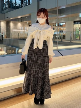 「MAJESTIC LEGON（マジェスティックレゴン）のビジューバックルバッグ（ショルダーバッグ、ブラック系）」を使った、みいぴさん（レディース・153cm）の秋コーディネート