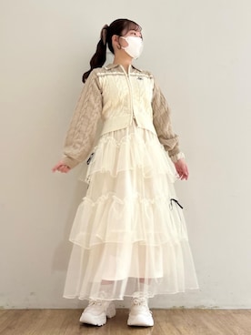 「MAJESTIC LEGON（マジェスティックレゴン）の2WAYデコリボンスニーカー（スニーカー、ホワイト系）」を使った、みいぴさん（レディース・153cm）の冬コーディネート