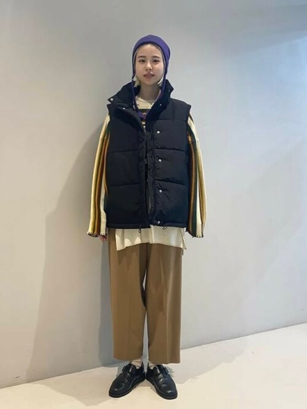 「ブルゾン、トレンド、アウトドアスタイル、BEAMS、ベスト、中綿ジャケット、大人カジュアル、２ＷＡＹ、秋冬コーデ、秋服準備はじめました」｜「BeAMS DOTの【WEB限定】BeAMS DOT / マルチウェイ 中綿 ブルゾン（ブルゾン、ブラック系）」を使った、BeAMS DOTさん（レディース・161cm）の秋コーディネートの1枚目の写真