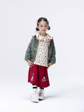 「フリルトップス」｜「アイテム（スカート）」を使った、MARKEY'Sさん（キッズ・102cm）の秋コーディネート