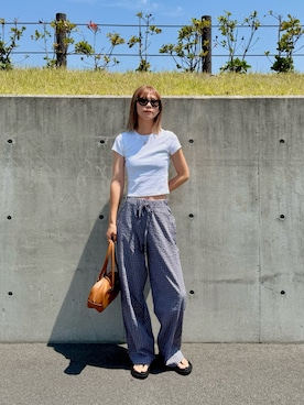 「ショート丈トップス」｜「アイテム（パンツ）」を使った、asammyさん（レディース・170cm）の夏コーディネート