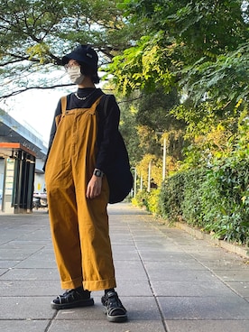 「アイテム（デジタル腕時計、ブルー系）」を使った、Naoさん（レディース・160cm）の秋コーディネート