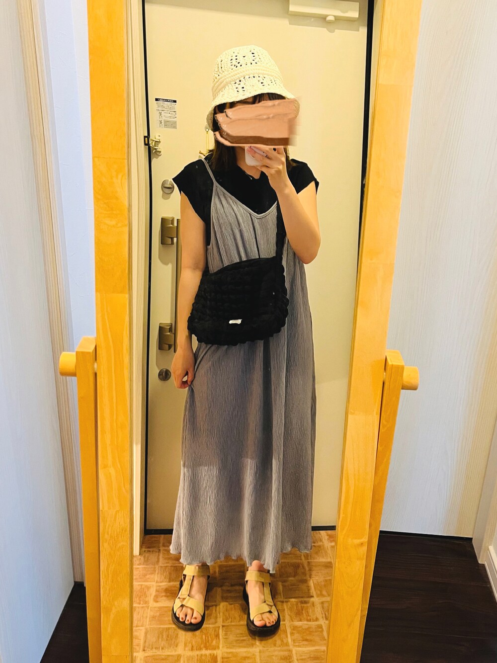 「このスタイルがお気に入り、休日スタイル、おでかけコーデ、サンダルコーデ、大人女子、大人ガーリー、プチプラ、GU、スポーツサンダル、スポサン、キャミワンピ、クロシェ、ハット、バケットハット、しまむら」｜「GUのアイテム（ハット、ホワイト系）」を使った、みいさん（レディース・155cm）の夏コーディネートの1枚目の写真