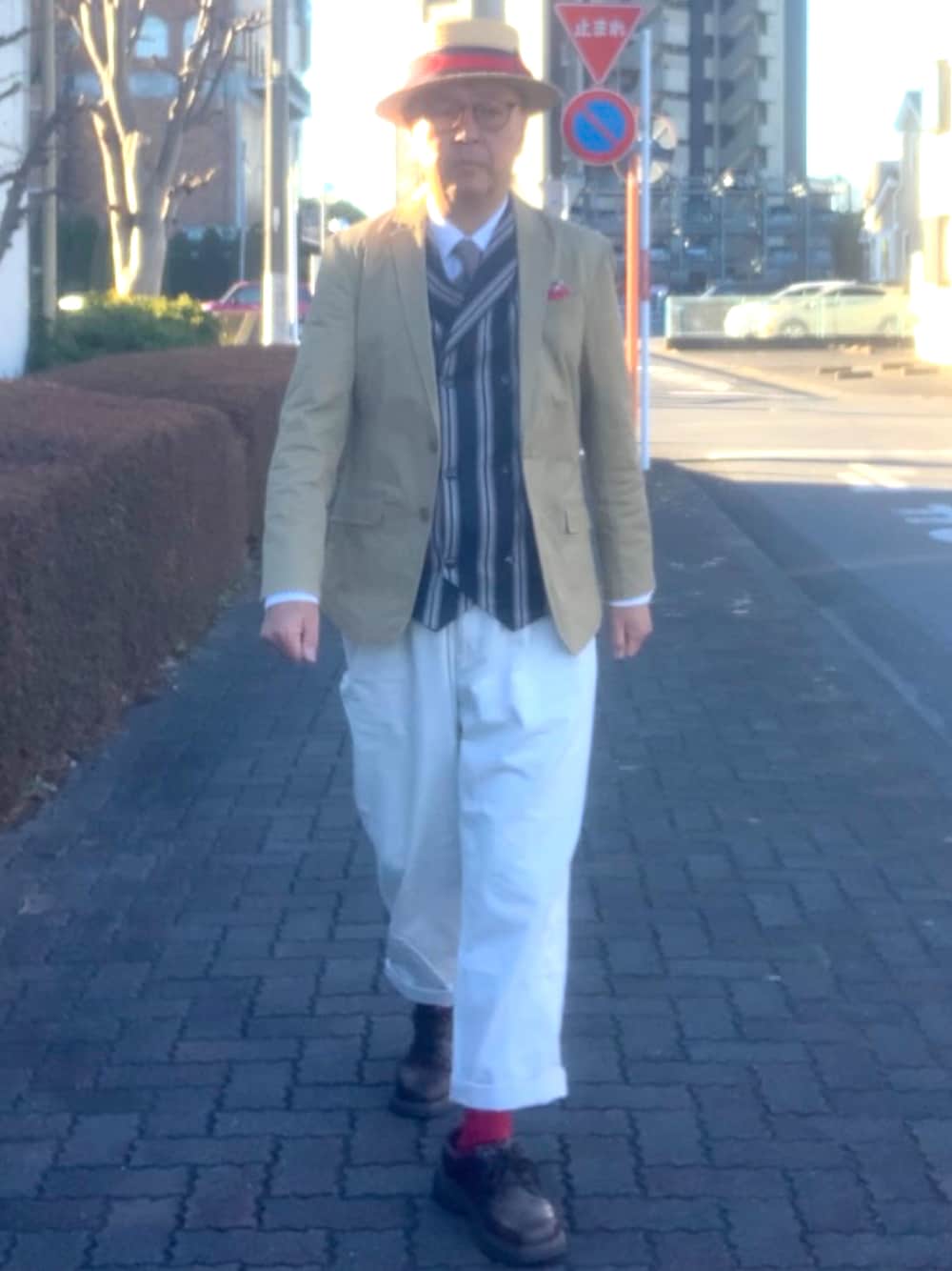 「トラッド、アイビー、カンカン帽、バギーパンツ、WEAR文芸部」｜「古着のアイテム（テーラードジャケット、ベージュ系）」を使った、でゑさん（メンズ・175cm）の冬コーディネートの1枚目の写真