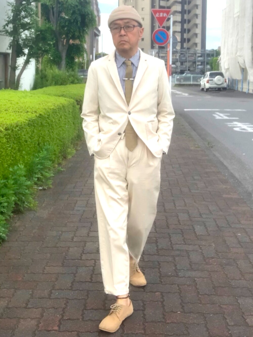 「トラッド、セットアップ、タイピン、アンクレット、WEAR文芸部」｜「無印良品のアイテム（フォーマルスーツ/小物、ベージュ系）」を使った、でゑさん（メンズ・175cm）の春コーディネートの1枚目の写真