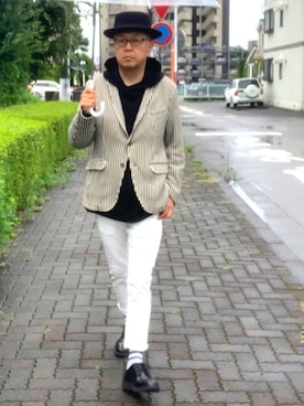 パーカーを使った 白パンツ の人気ファッションコーディネート Wear