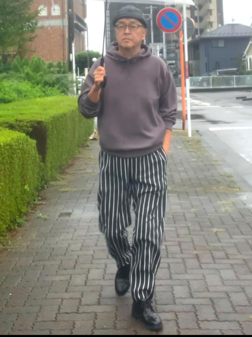 「トラッド、パーカー、シェフパンツ、フィッシャーマンキャップ、WEAR文芸部」｜「GUのアイテム（パーカー、シルバー系）」を使った、でゑさん（メンズ・175cm）の秋コーディネートの1枚目の写真