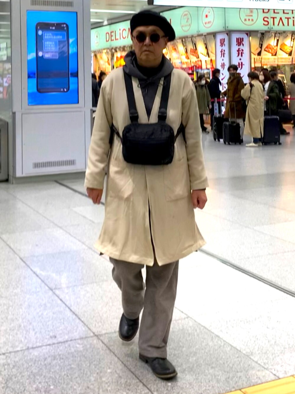 「トラッド、旅コーデ、ベレー帽、リバーシブル、WEAR文芸部」｜「niko and...のアイテム（ノーカラージャケット、ベージュ系）」を使った、でゑさん（メンズ・175cm）の冬コーディネートの1枚目の写真