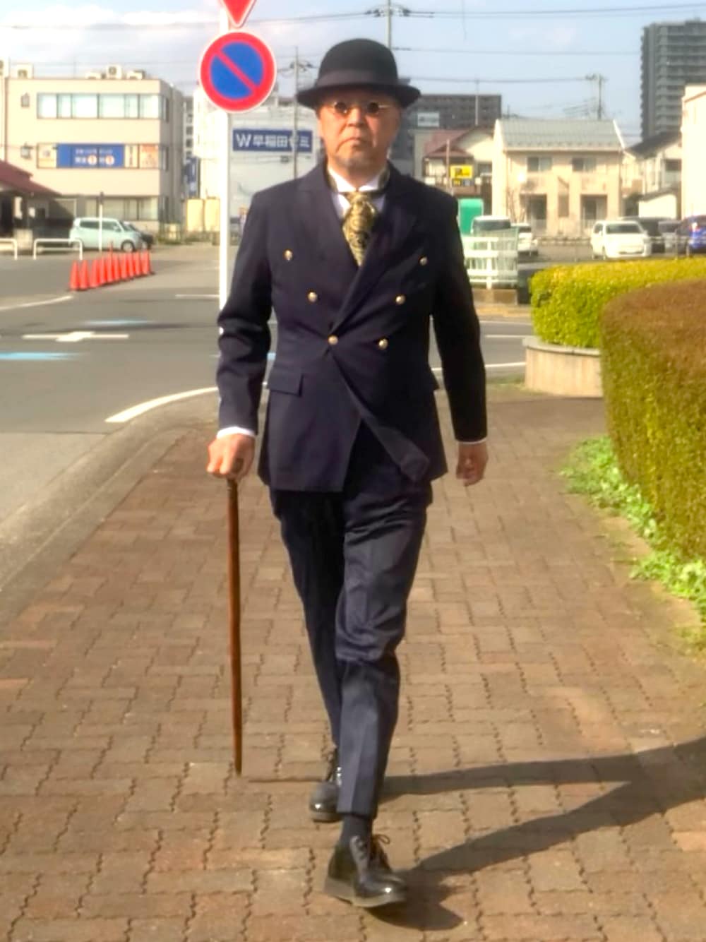 「トラッド、ダブルジャケット、スーツスタイル、アスコットタイ、WEAR文芸部」｜「海外通販のアイテム（フォーマルスーツ/小物、ブルー系）」を使った、でゑさん（メンズ・175cm）の春コーディネートの1枚目の写真