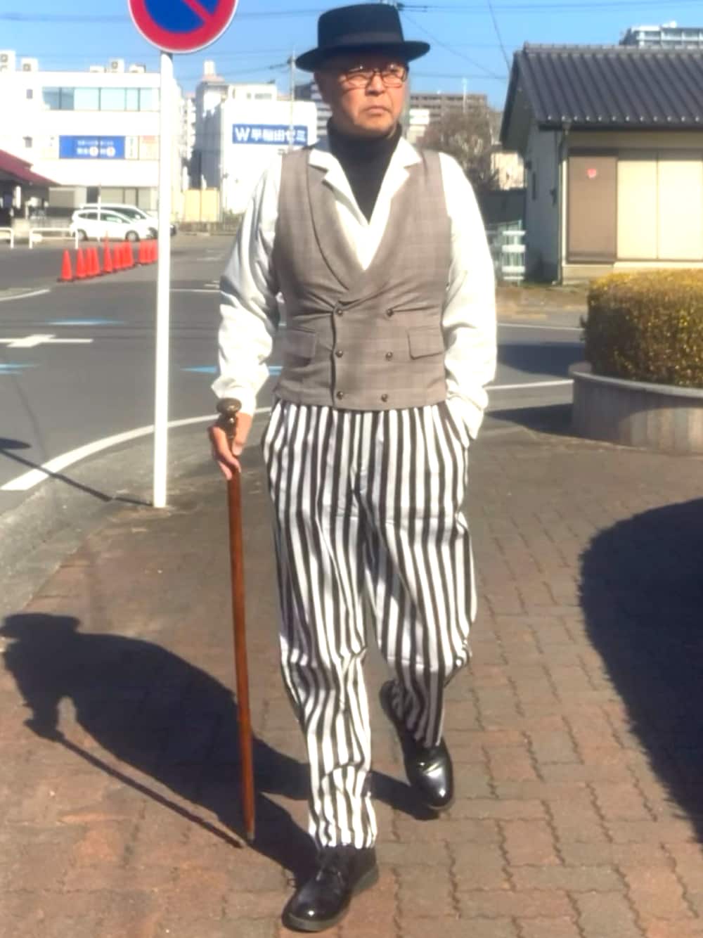 「トラッド、開襟シャツ、タートルネック、シェフパンツ、WEAR文芸部」｜「RICORZOのアイテム（ベスト、グレー系）」を使った、でゑさん（メンズ・175cm）の冬コーディネートの1枚目の写真