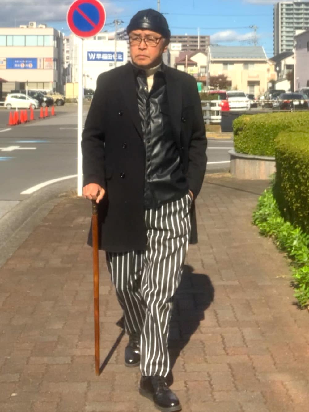 「レザーシャツ、シェフパンツ、チェスターコート、タートルネック、WEAR文芸部」｜「海外通販品のアイテム（その他トップス、ブラック系）」を使った、でゑさん（メンズ・175cm）の秋コーディネートの1枚目の写真