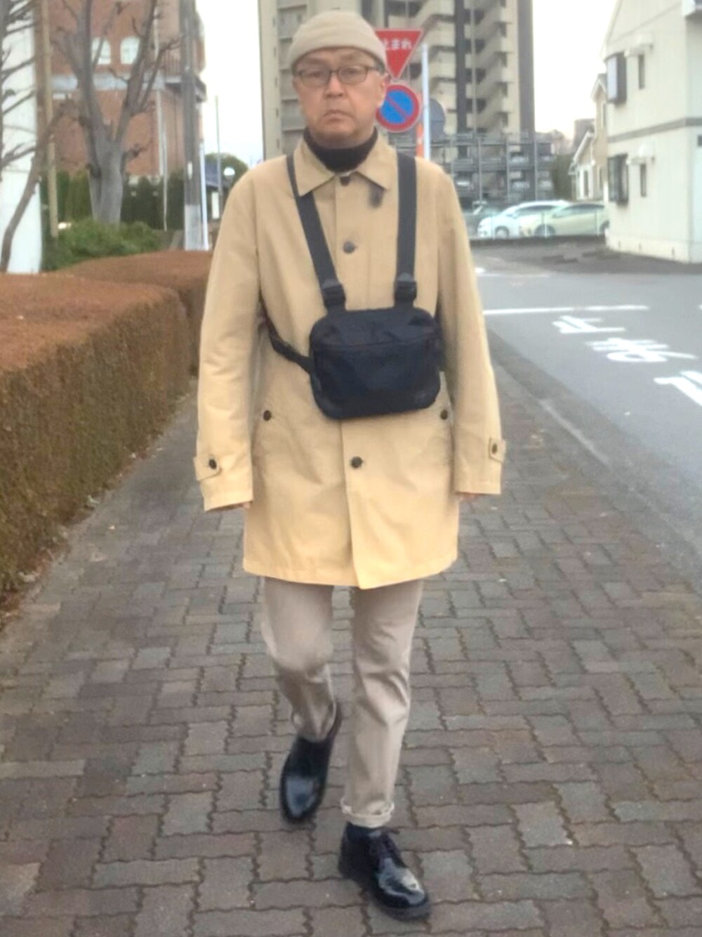 「トラッド、ステンカラーコート、タートルネック、スキニーパンツ、WEAR文芸部」｜「不明のアイテム（ステンカラーコート、ベージュ系）」を使った、でゑさん（メンズ・175cm）の冬コーディネートの1枚目の写真