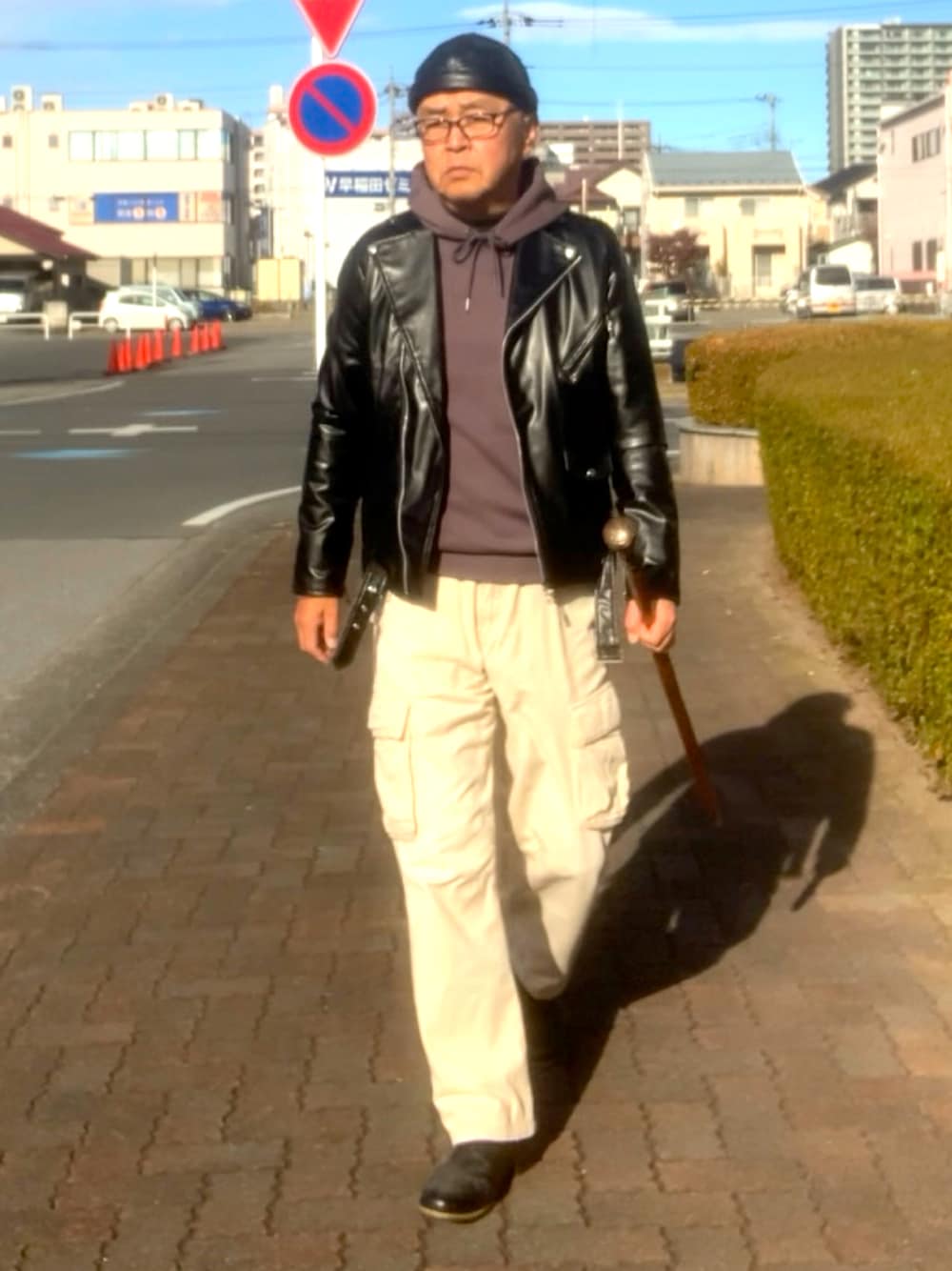 「トラッド、ダブルライダース、パーカー、カーゴパンツ、WEAR文芸部」｜「海外通販品のアイテム（ライダースジャケット、ブラック系）」を使った、でゑさん（メンズ・175cm）の冬コーディネートの1枚目の写真