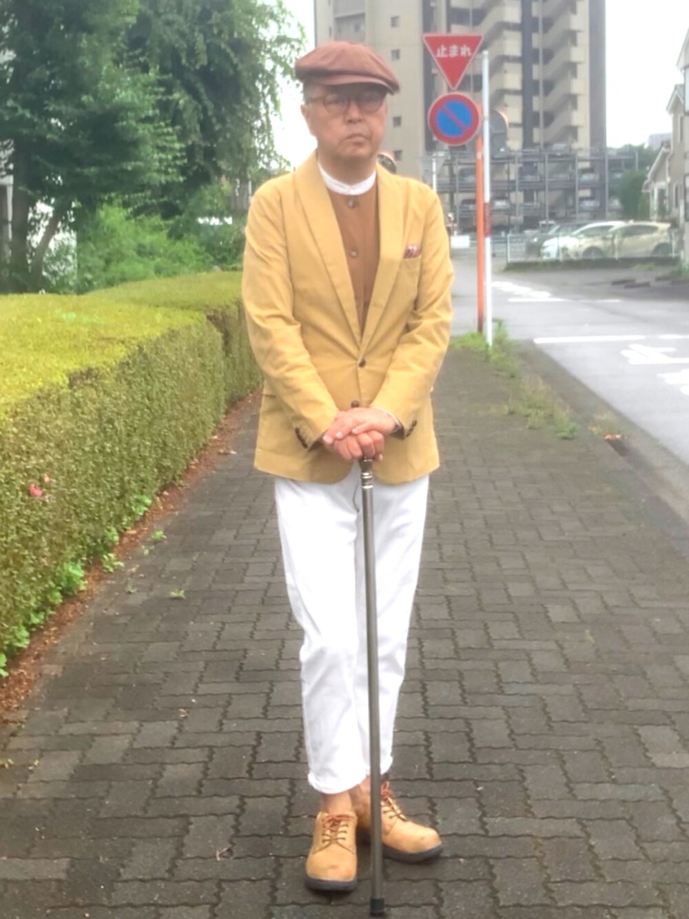 「トラッド、襟なしジャケット、白パンツ、バンドカラーシャツ、WEAR文芸部」｜「Revo.のアイテム（テーラードジャケット、ベージュ系）」を使った、でゑさん（メンズ・175cm）の夏コーディネートの1枚目の写真