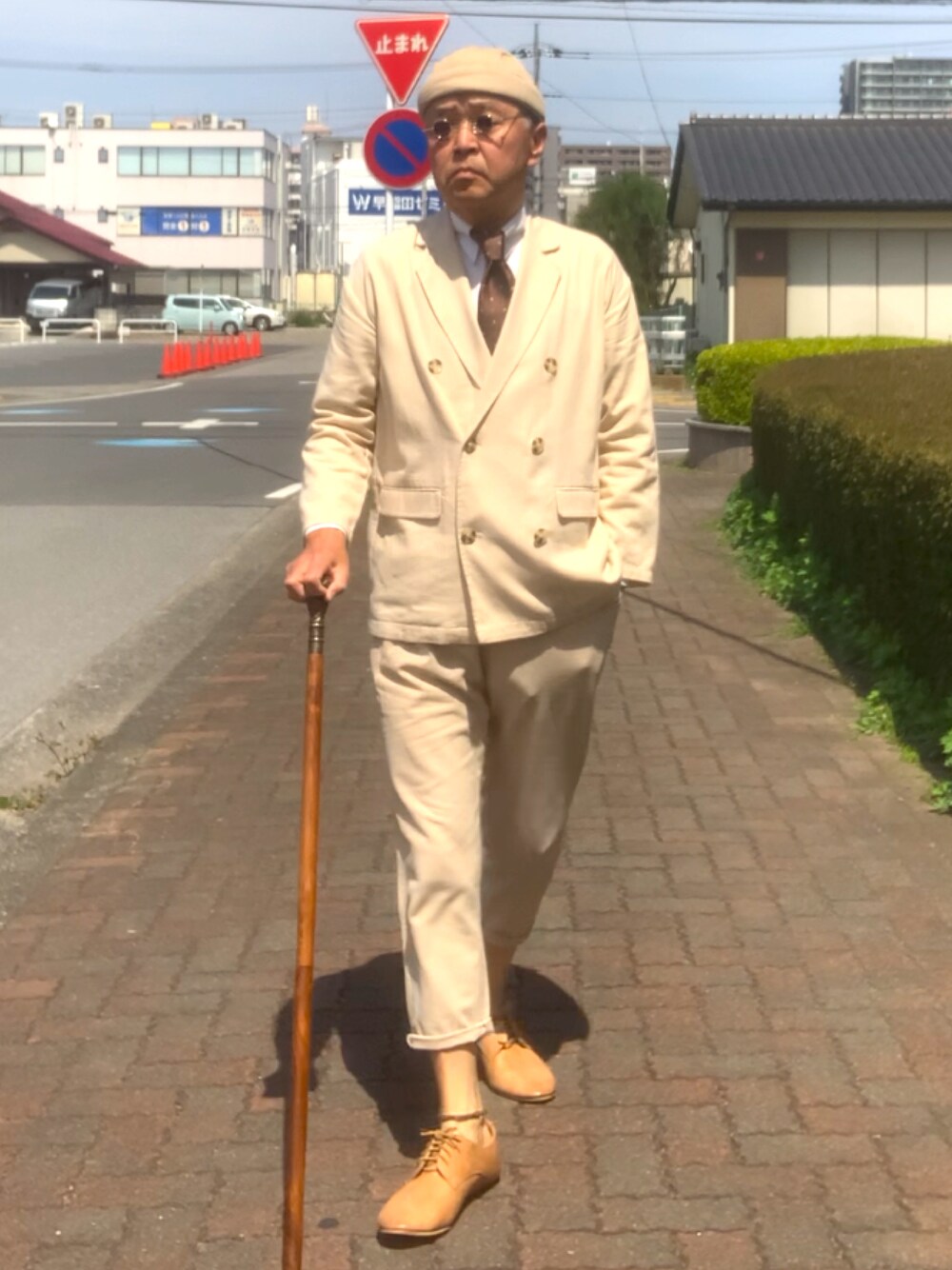 「トラッド、麻コーデ、アンクレット、フィッシャーマンキャップ、WEAR文芸部」｜「WEGOのアイテム（テーラードジャケット、ベージュ系）」を使った、でゑさん（メンズ・175cm）の春コーディネートの1枚目の写真