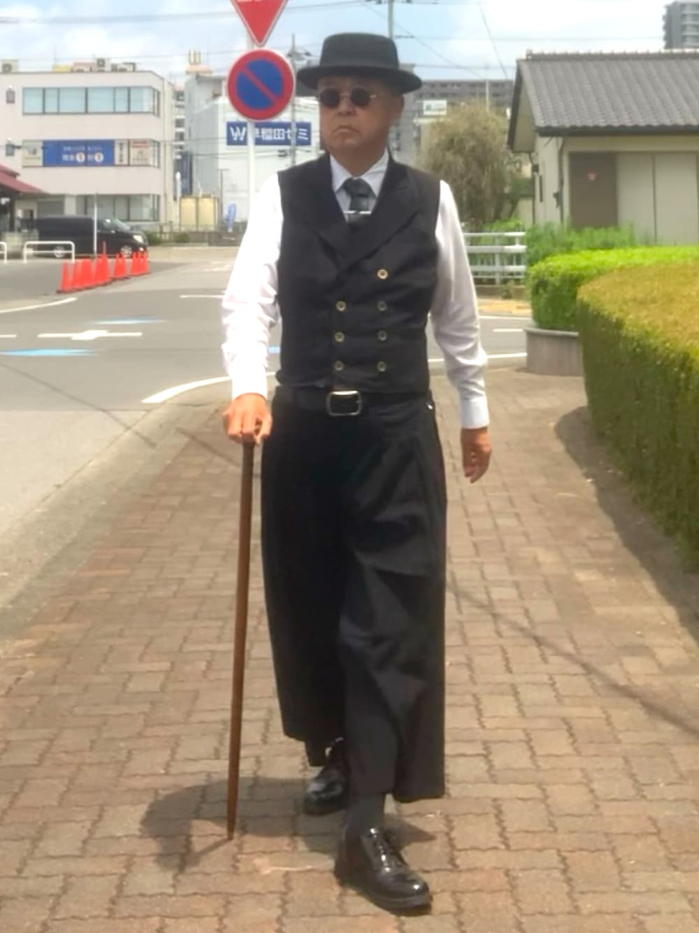 「トラッド、キュロットスカート、ポークパイハット、ウエストコート、WEAR文芸部」｜「HUG.Uのアイテム（その他パンツ、その他）」を使った、でゑさん（メンズ・175cm）の夏コーディネートの1枚目の写真