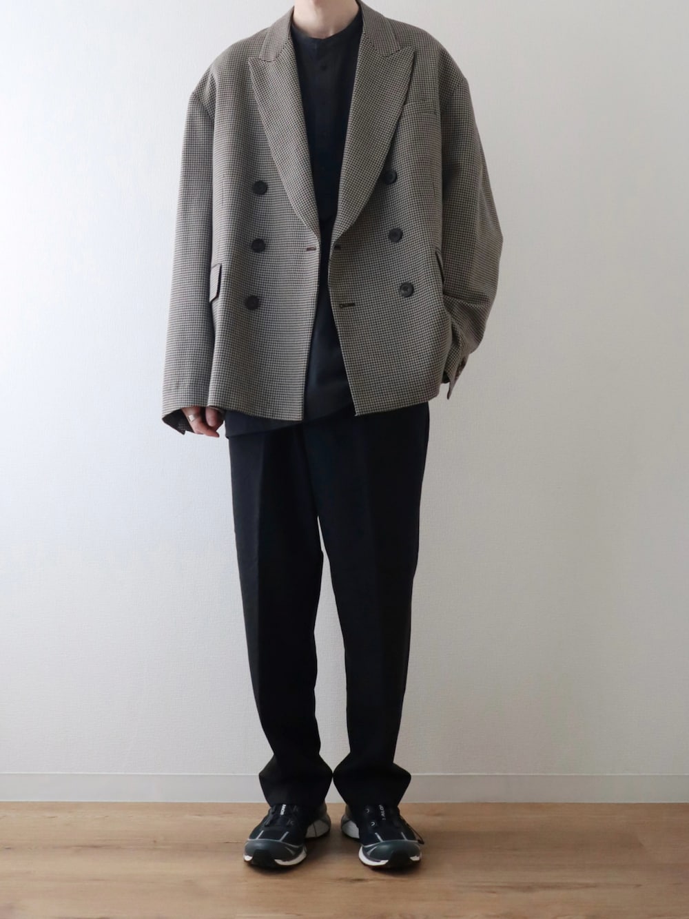 steinのテーラードジャケット（ベージュ系）を使った人気ファッション