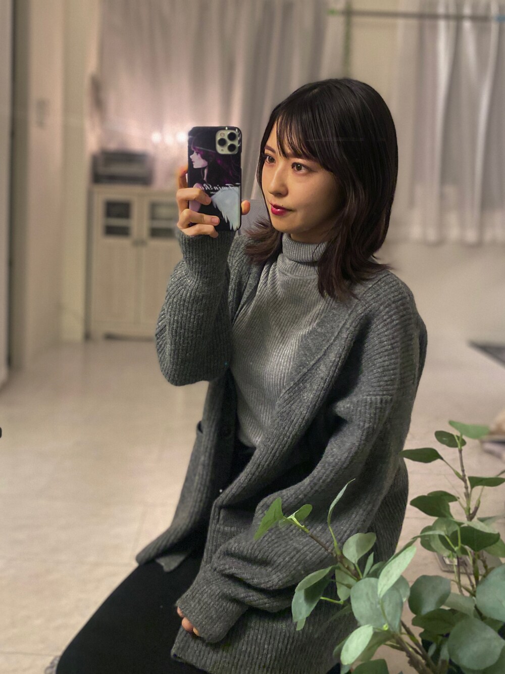 「ファッションを楽しもう、グレー、タートルネック、カーディガン、ゆるコーデ、シンプルコーデ、シンプル、グレー×ブラック、タイトスカート、GU、UNIQLO、プチプラ、大人女子、お出かけコーデ、オトナ女子」｜「GUのアイテム（トップス、ブラック系）」を使った、tamaさん（レディース・162cm）の秋コーディネートの1枚目の写真