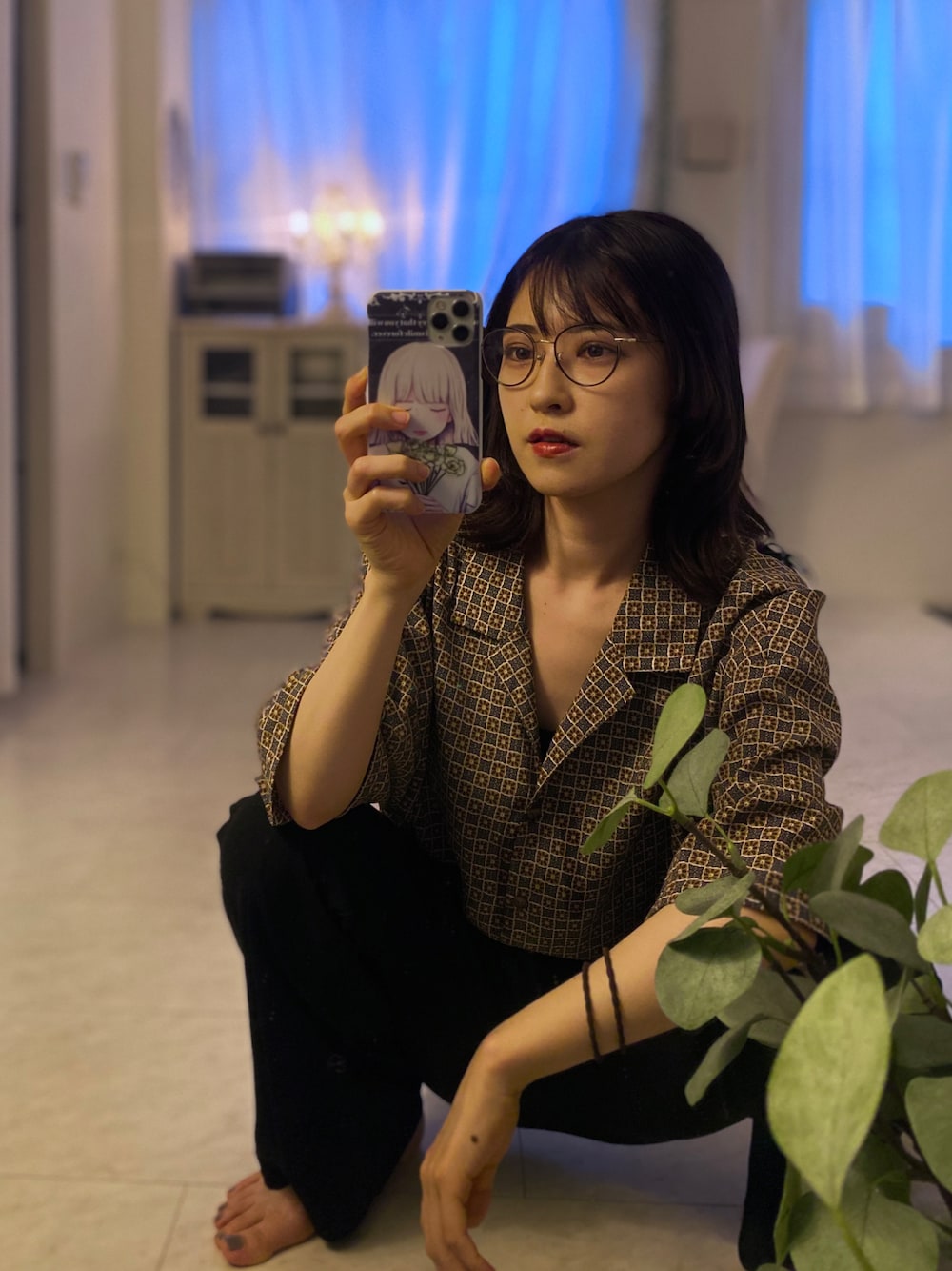 「秋服まるっと大公開、ガラシャツ、柄シャツ、しまむら、タックイン、楽チンコーデ、大人女子、メガネ女子、着回しコーデ、シンプル、シンプルコーデ、パンツスタイル、プチプラ、プチプラコーデ、秋」｜「しまむらのアイテム（シャツ/ブラウス、ブラウン系）」を使った、tamaさん（レディース・162cm）の秋コーディネートの1枚目の写真