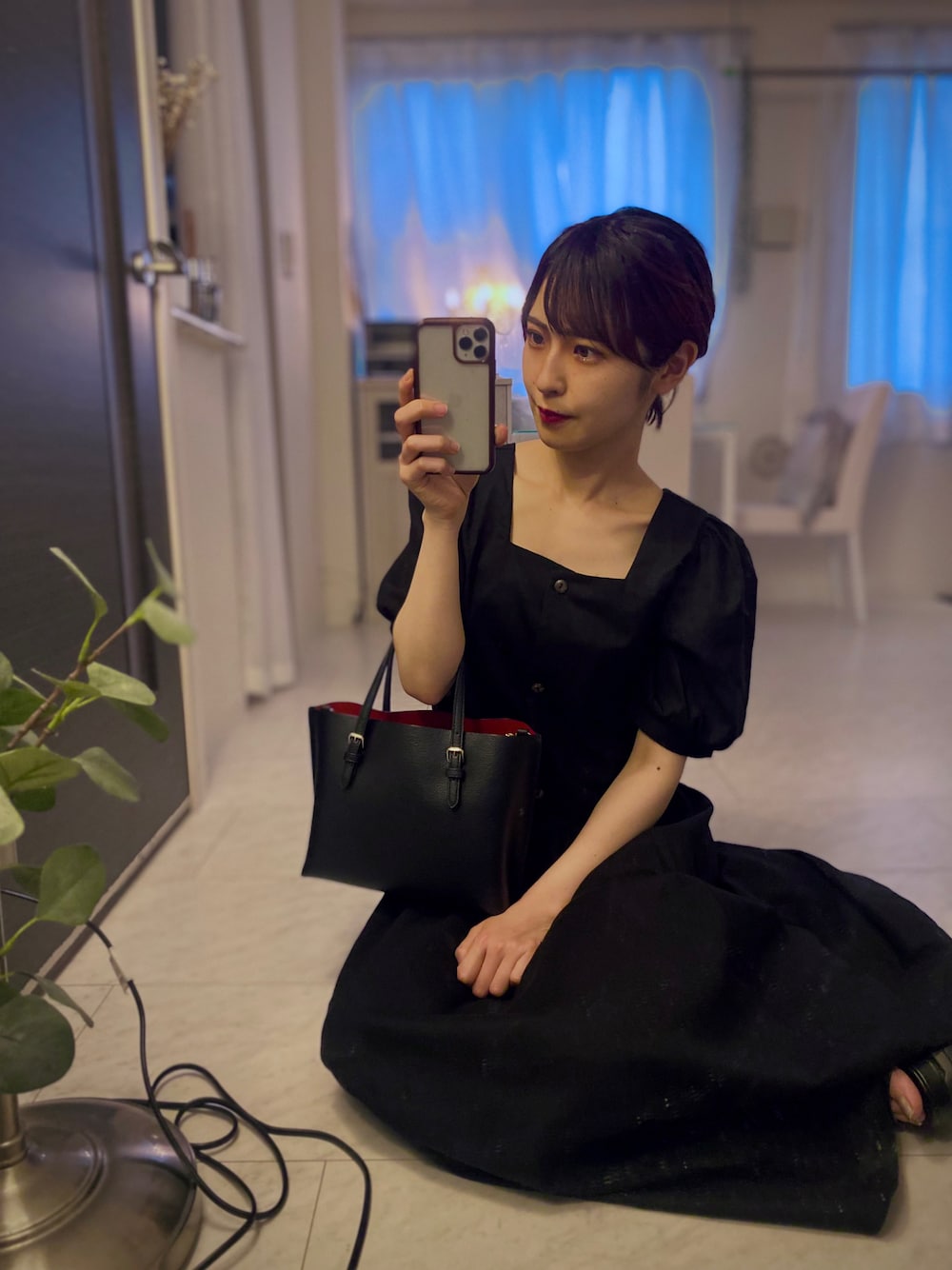 「セットアップ、黒、夏コーデ、夏、ワンピース、ブラックコーデ、ワンピースコーデ、大人コーデ、大人ガーリー、オトナ女子、JUNOAH、休日スタイル、キレイめ、プチプラ、セットアップスタイル」｜「JUNOAHのリネン混オープンブラウススカートセットアップ（セットアップ、ブラック系）」を使った、tamaさん（レディース・162cm）の夏コーディネートの1枚目の写真