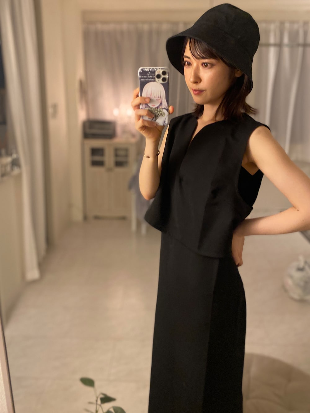 「おでかけコーデ、大人コーデ、キレイめ、シンプルコーデ、大人女子、オールブラック、セットアップ、ZOZO、プチプラ、キャミワンピ、バケットハット、黒、黒ワンピース、ブルベ冬、ワンピース」｜「LOWRYS FARMのバケットハット　891375（ハット、ブラック系）」を使った、tamaさん（レディース・162cm）の秋コーディネートの1枚目の写真