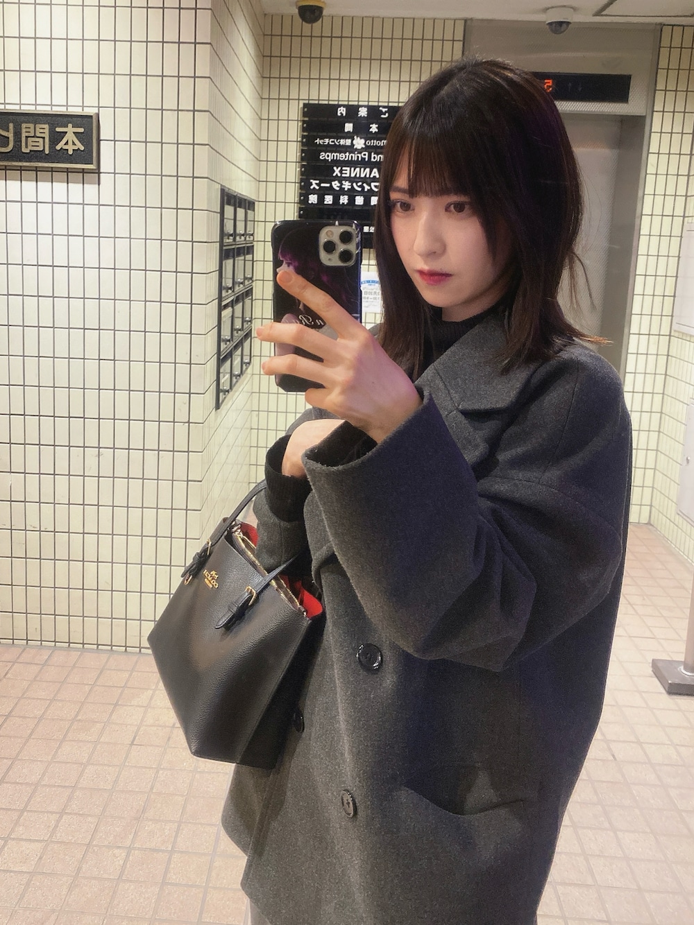 「シンプルスタイル、休日スタイル、オトナ女子、ファッションを楽しもう、着回しコーデ、プチプラ、大人かわいい、プチプラコーデ、ootd、チャコールグレー、ハーフコート、タートルネック、お出かけコーデ、モノトーン、モノトーンコーデ」｜「GUのアイテム（ジャケット/アウター、グレー系）」を使った、tamaさん（レディース・162cm）の冬コーディネートの1枚目の写真