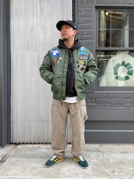 「schott（ショット）のアイテム（MA-1）」を使った、LHP福岡店 staffさん（メンズ・165cm）の冬コーディネート