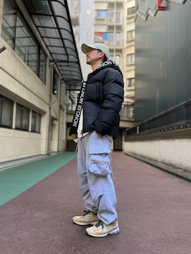 「DANKE SCHON（ダンケシェーン）のアイテム（スウェットパンツ）」を使った、LHP福岡店 staffさん（メンズ・165cm）の冬コーディネート