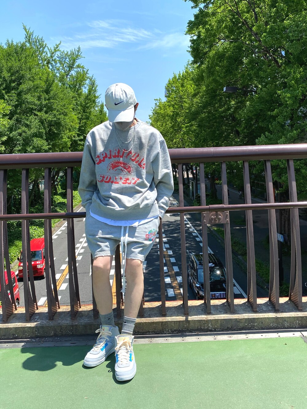 「ごきげんウィーク、春コーデ、オトナカジュアル、スウェット、スウェットパンツ、グレー、グレーコーデ、NIKE、キャップ、union、air jordan 2、someit」｜「NIKEのアイテム（スニーカー、グレー系）」を使った、TTY®︎さん（メンズ・174cm）の春コーディネートの1枚目の写真