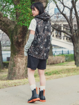 「KiU（キウ）のアイテム（レインシューズ、ブラック系）」を使った、KiU-officialさん（レディース・168cm）の夏コーディネート