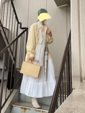 「つくった メープルのアクリルハンドバッグのアイテム（ハンドバッグ、ベージュ系）」を使った、年金さん（レディース・156cm）の春コーディネート